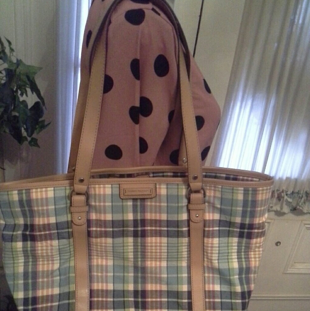 Tommy Hilfiger plaid tote bag